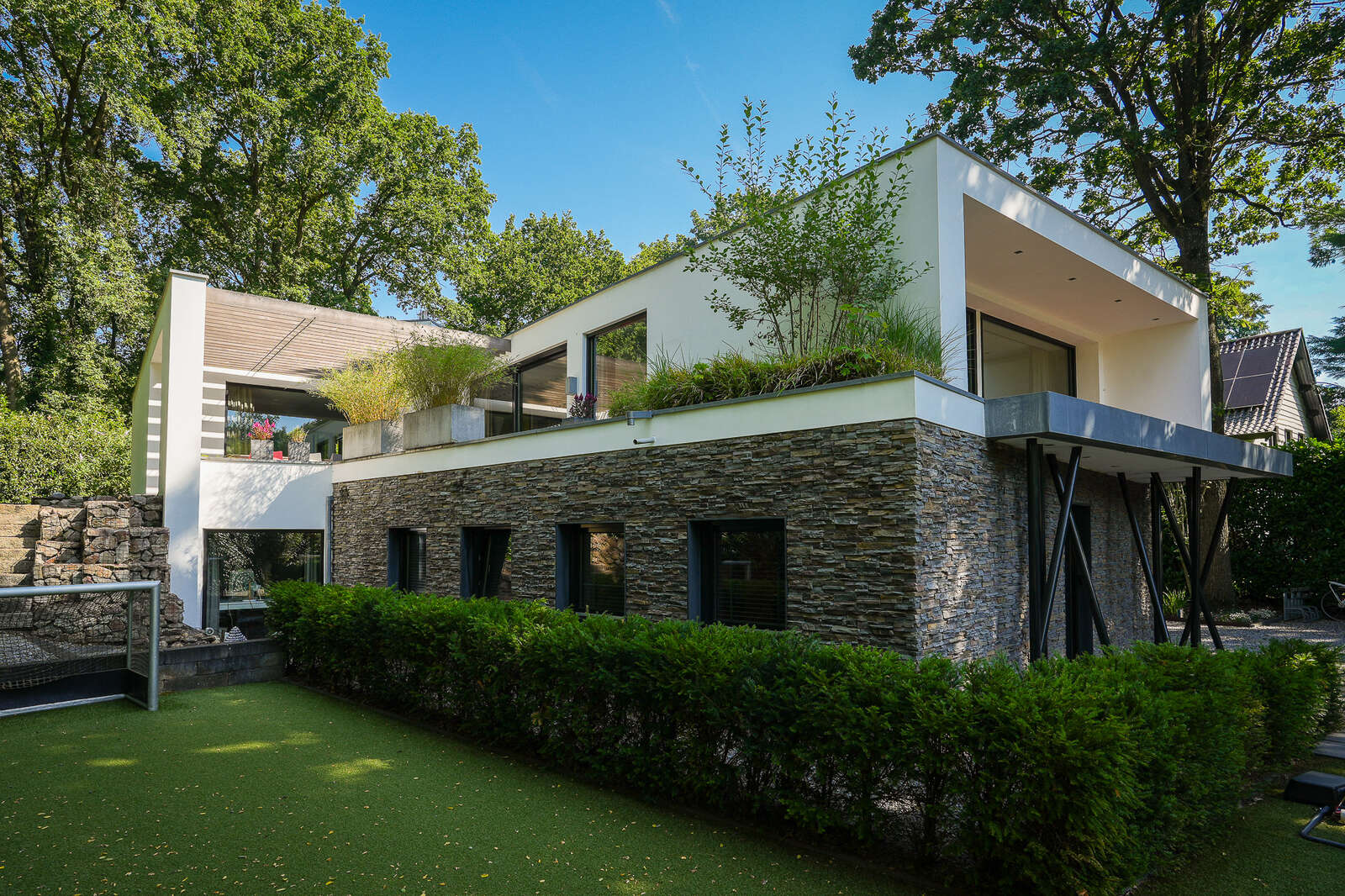 Eikenheuveldreef 6, villa Vught