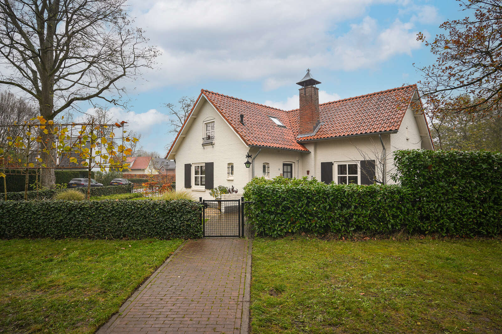 Middenweg 11, villa Vught